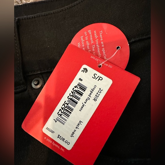 NWT SPANX Cropped Flare Jeans in Black Wash - Picture 8 of 8